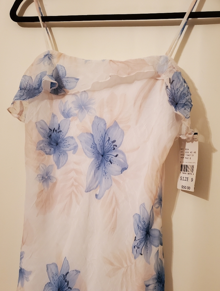 Dress - Picture 2 of 6